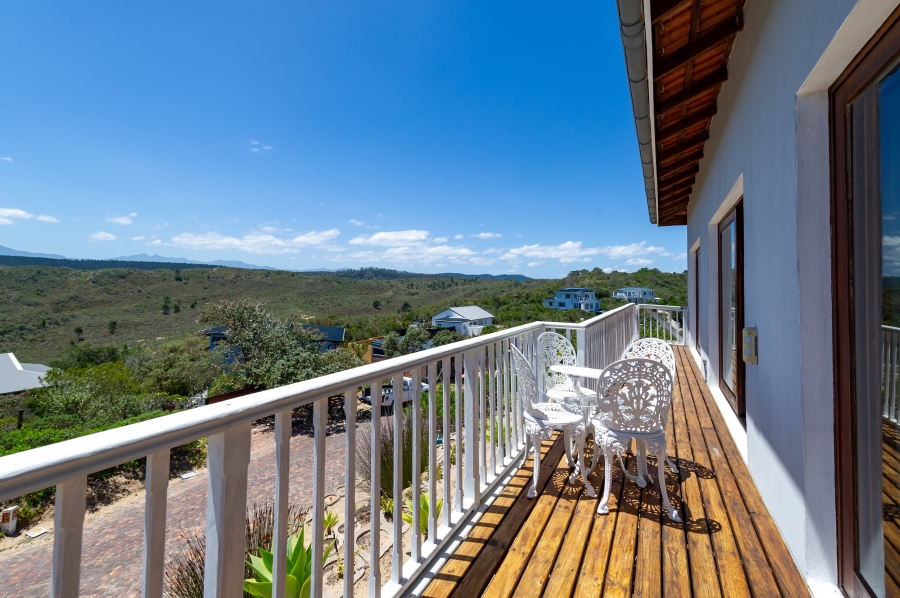 6 Bedroom Property for Sale in Cola Beach Western Cape